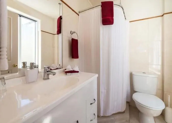 Victoria Motel 4*